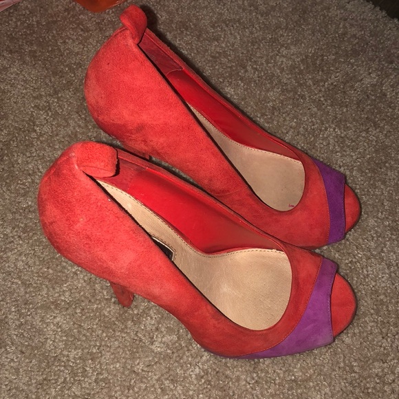 Two tone heels. - Picture 1 of 3